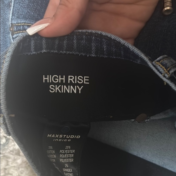 Max Studio Blue Skinny Jeans with Classic Indigo Hue - Picture 3 of 8